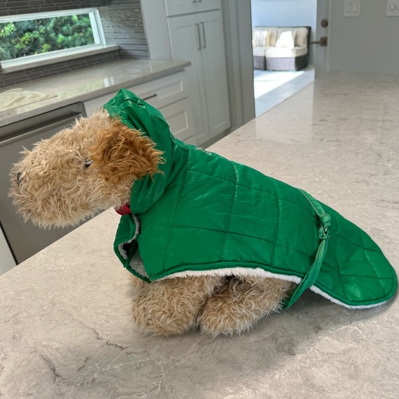 Puffer & 2 sweater bundle for medium sized dog - Picture 2 of 12